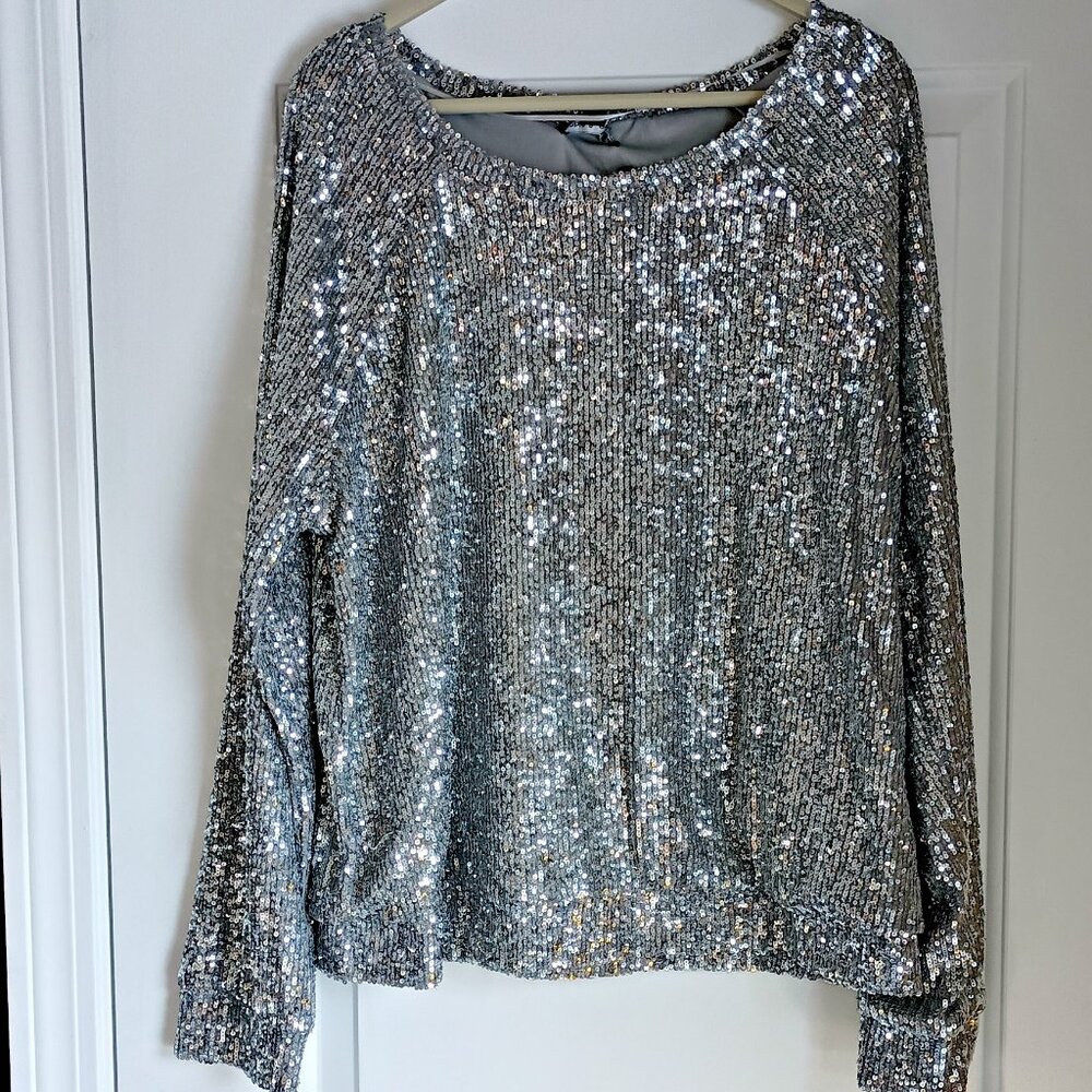 NEW! EXQUISITE SILVER SEQUIN BLOUSE EVENING WEAR - Picture 4 of 4